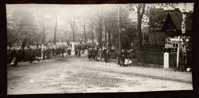 Lyski pow. Rybnik - Powrót z kościoła 14.10.1928.jpg