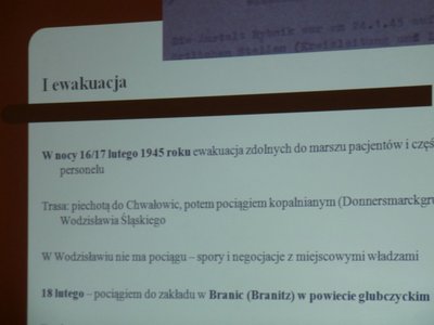 Więźniowie psychiatryka przechodzili przez Chwałowice