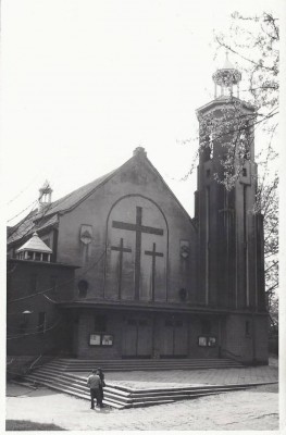 Kościół pw. Św. Józefa Robotnika w Rybniku. Lata siedemdziesiąte XX w.jpg