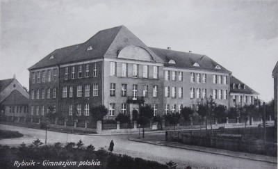 Gimnazjum_1933.jpg