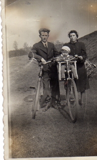 rodzice i brat 1941r.jpg